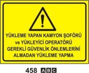 Yükleme Yapan Kamyon Şöförü