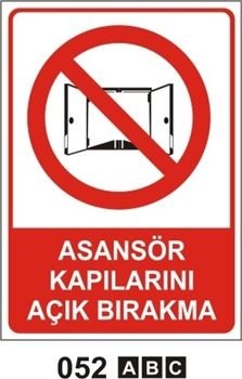 Asansör Kapılarını Açık Bırakma 35x50 cm Sticker (Yapışkanlı) Etiket